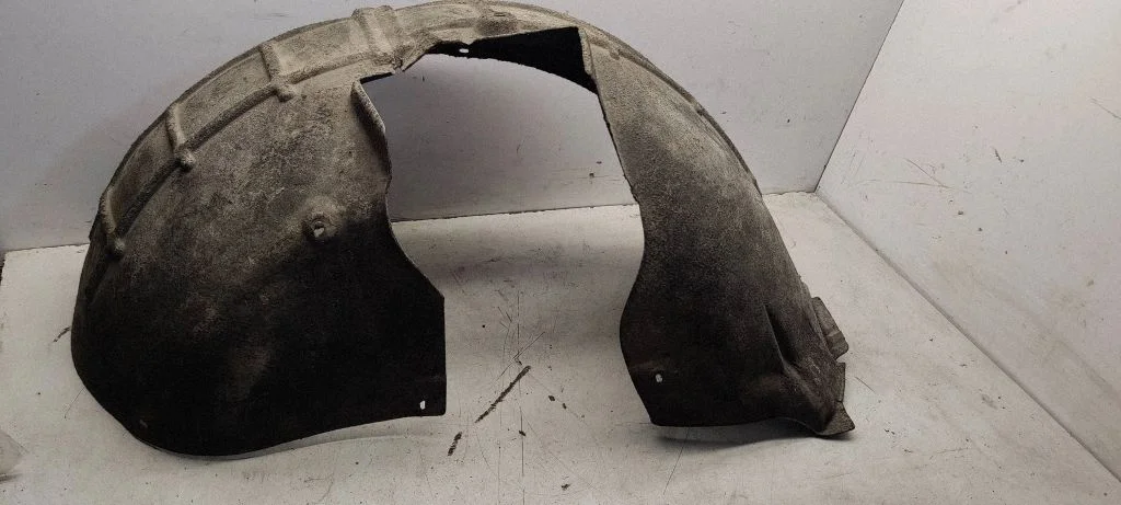 Front wheel arch liner splash guards – front right