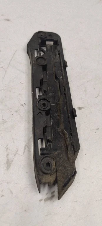 Front bumper mounting bracket – Volkswagen Touran I (2003-2010)