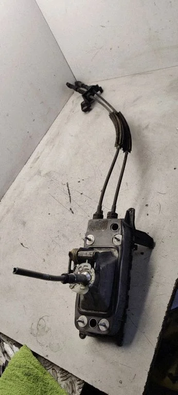 Gear selector mechanism 7N0711049B