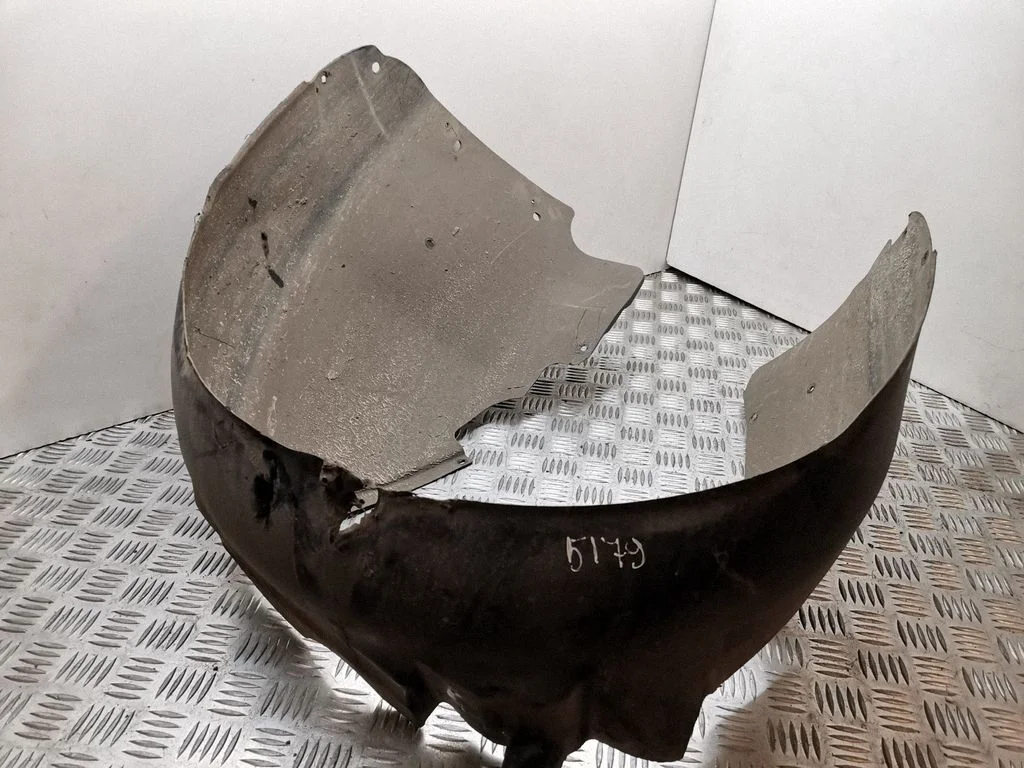 Front wheel arch liner splash guards 8E0821172