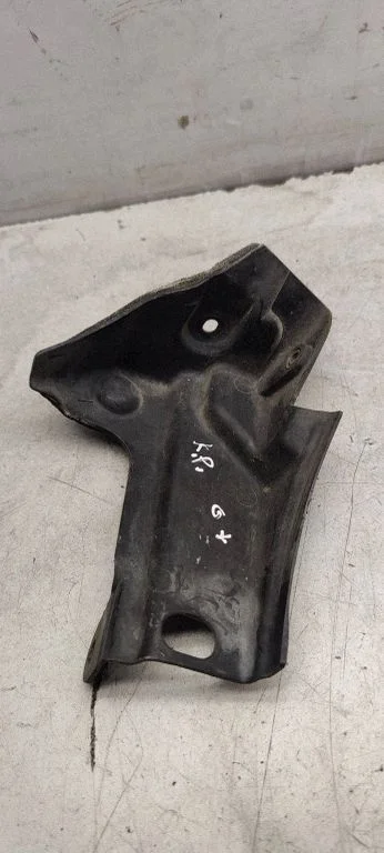 Esistange kinnitusklamber 5m0823601c