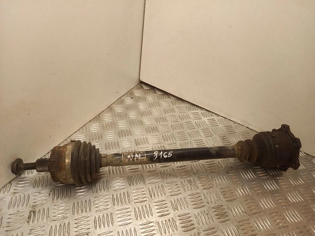 Front driveshaft 8E0407271AJ