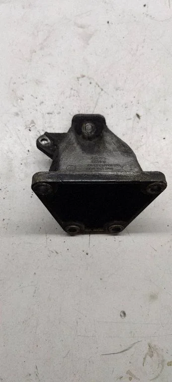 Mootori kinnituskronstein 4b0199308