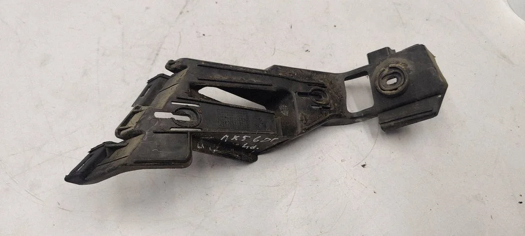 Rear bumper mounting bracket 1K6807394
