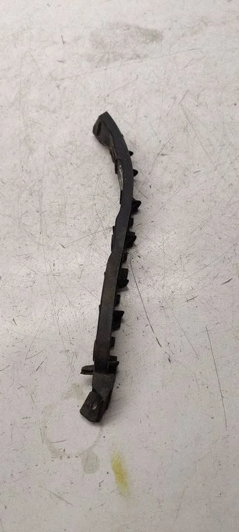 Rear bumper mounting bracket – Skoda Roomster (5J) (2006-2015)