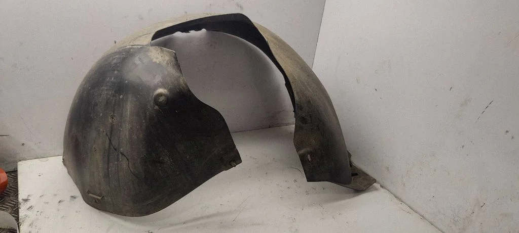 Front wheel arch liner splash guards 1K5805978