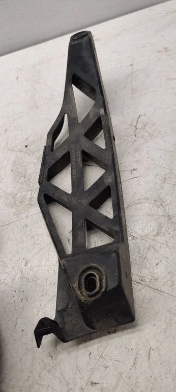 Rear bumper mounting bracket 1Z5807394