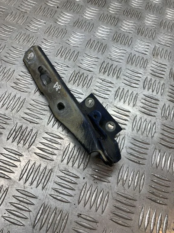Engine bonnet/hood hinges – Audi A4 S4 B7 8E 8H (2005-2008)