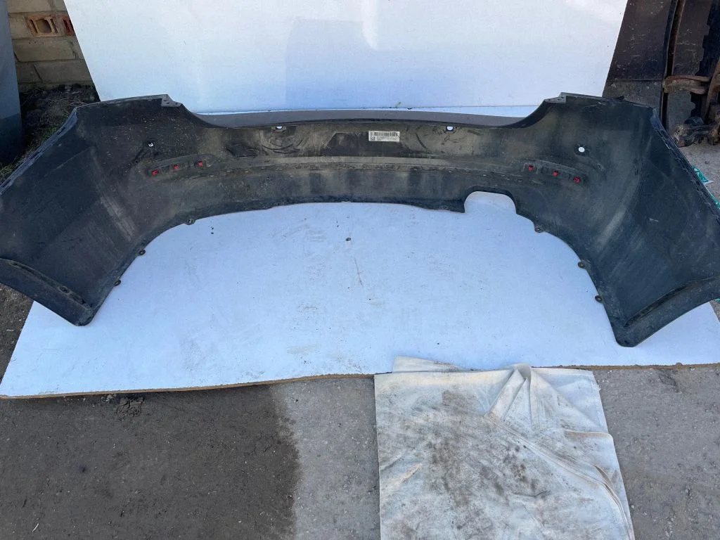 Rear bumper 683000000