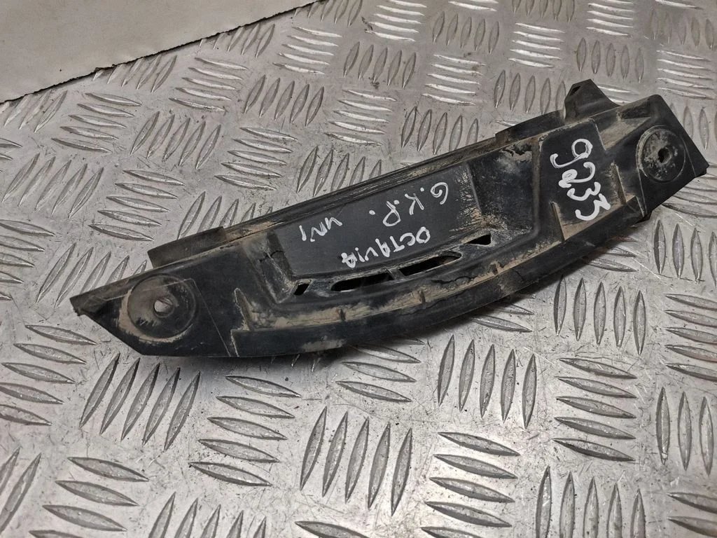 Rear bumper mounting bracket 1Z9807393