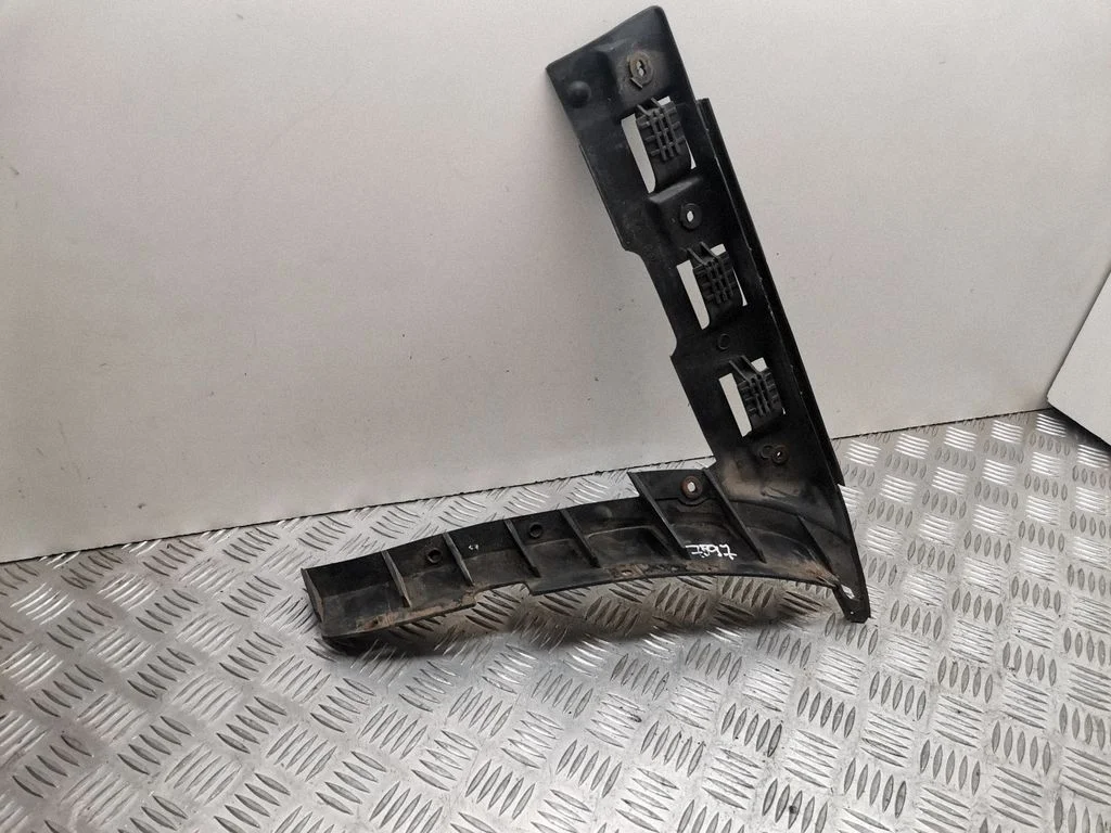 Rear bumper mounting bracket 3B9807394B