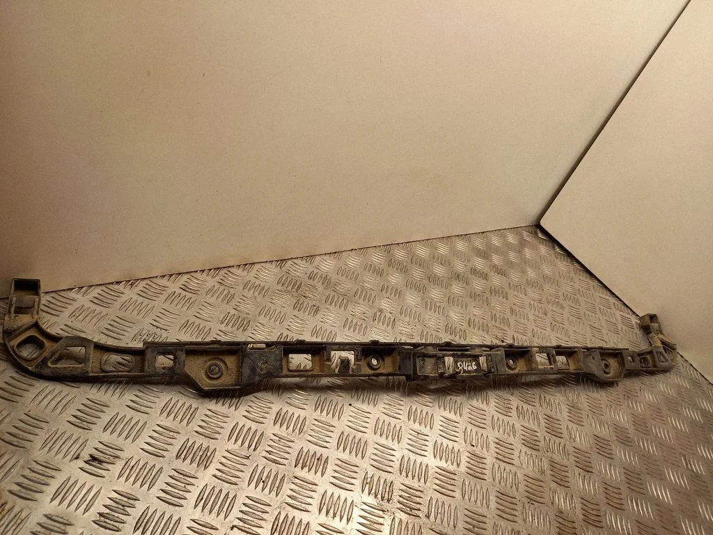 Rear bumper mounting bracket 5K6807863