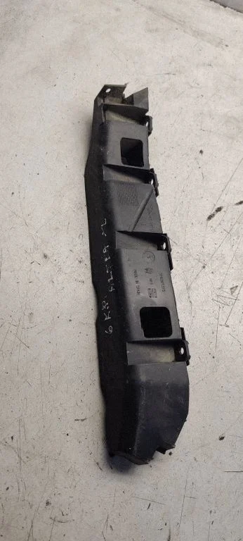 Rear bumper mounting bracket 5p8807375