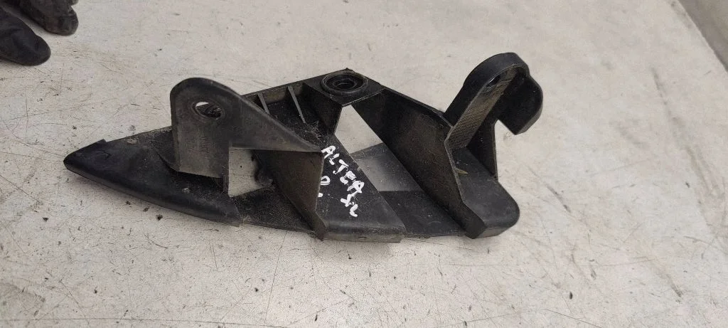 Aizmugurējā bufera turētājs – Seat Altea XL (2004-2015)