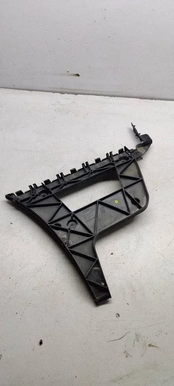 Rear bumper mounting bracket 8k5807453