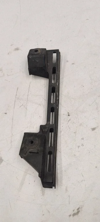 Esistange kinnitusklamber – Volkswagen Touran I (2003-2010)