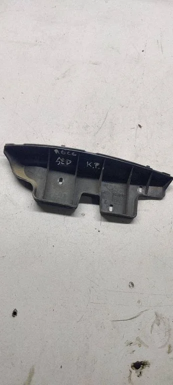 Rear bumper mounting bracket 4f5807897