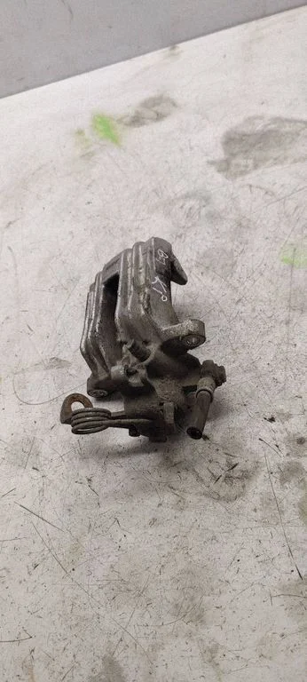 Rear brake caliper – rear left