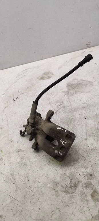 Rear brake caliper – rear right