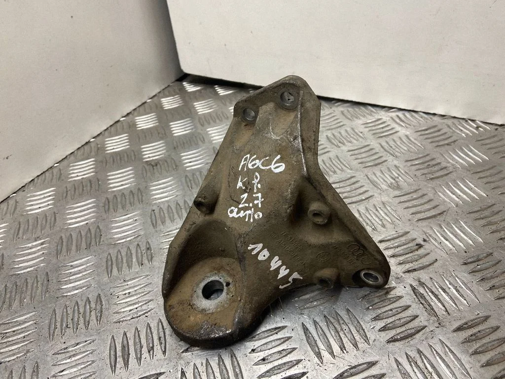 Mootori kinnituskronstein – Audi A6 Allroad C6 (2006-2011)