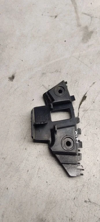 Front bumper mounting bracket 5c6807183