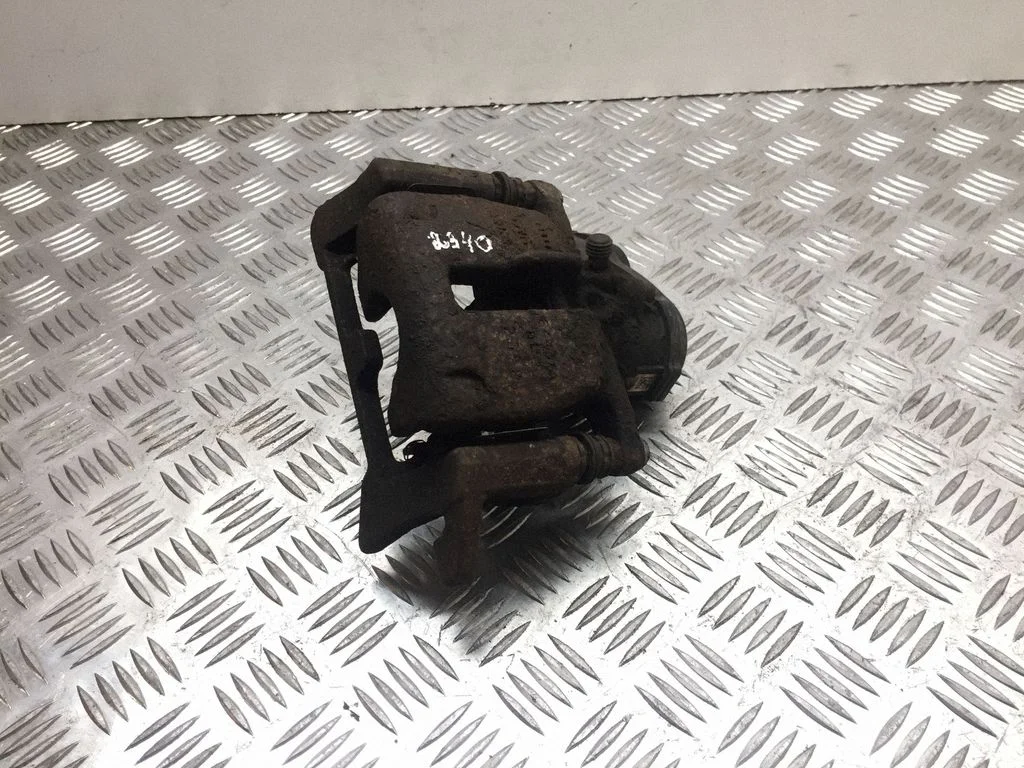 Rear brake caliper 32335478E