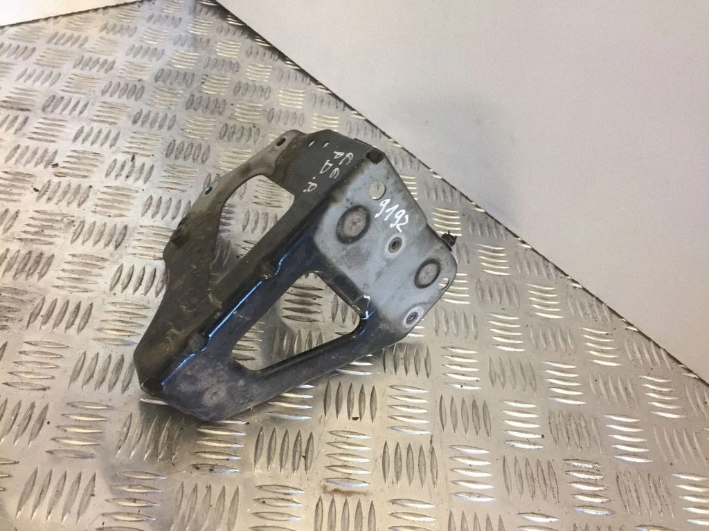Poritiiva kinnitusklamber – Audi A6 Allroad C6 (2006-2011)