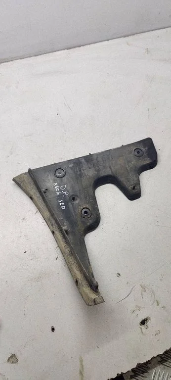 Rear bumper mounting bracket 4f5807454