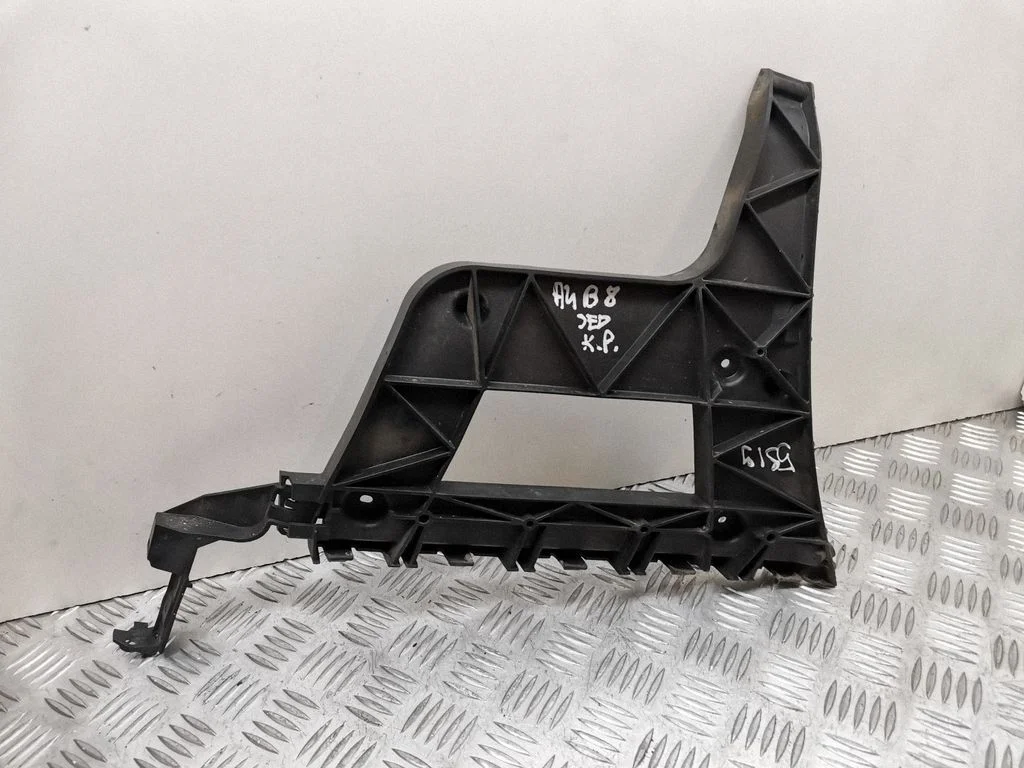 Tagumise kaitseraua kinnitusklamber – Audi A4 Allroad B8 (2008-2016)