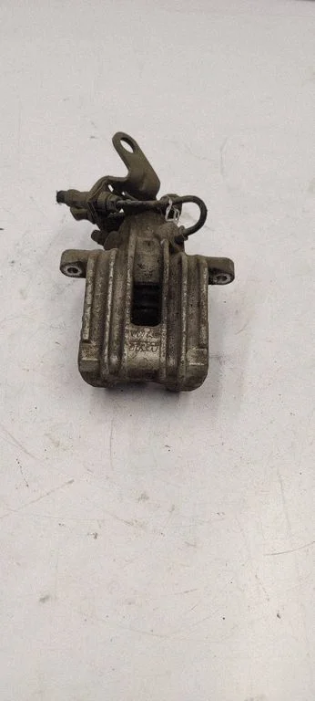 Rear brake caliper – rear right