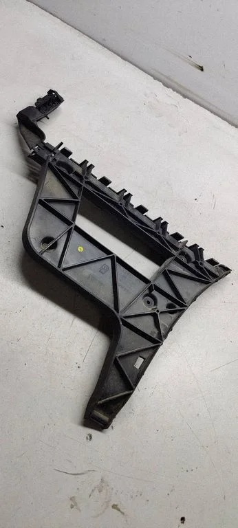 Rear bumper mounting bracket 8k5807454
