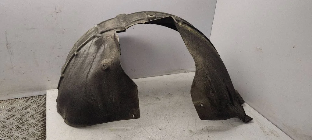 Front wheel arch liner splash guards – front right
