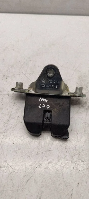 Tailgate/trunk/boot lock/catch/latch 1Z5827501E