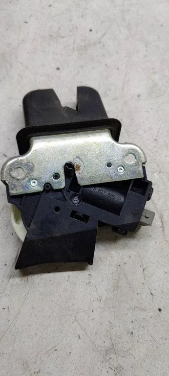 Tailgate/trunk/boot lock/catch/latch 4f5827505D