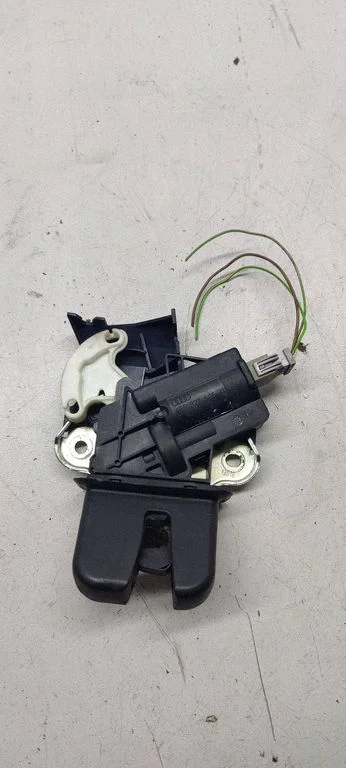 Tailgate/trunk/boot lock/catch/latch 4f5827505D