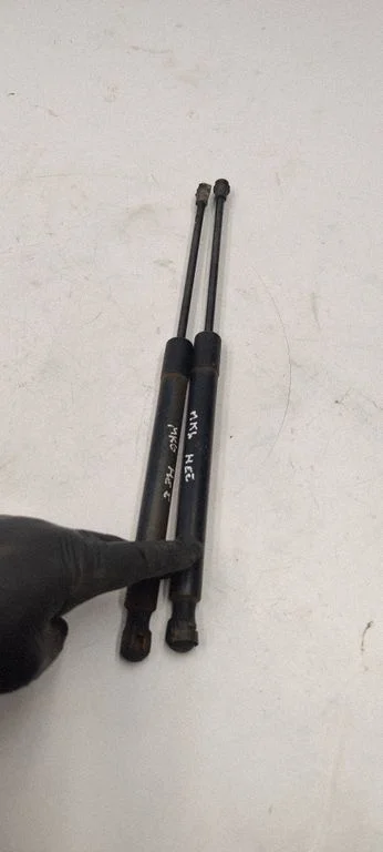 Tailgate/trunk strut/damper 5K6827550B