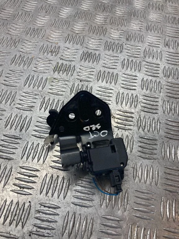Tailgate/trunk/boot lock/catch/latch 1Z0827511C