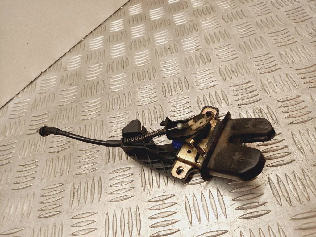 Tailgate/trunk/boot lock/catch/latch 8E5827505B