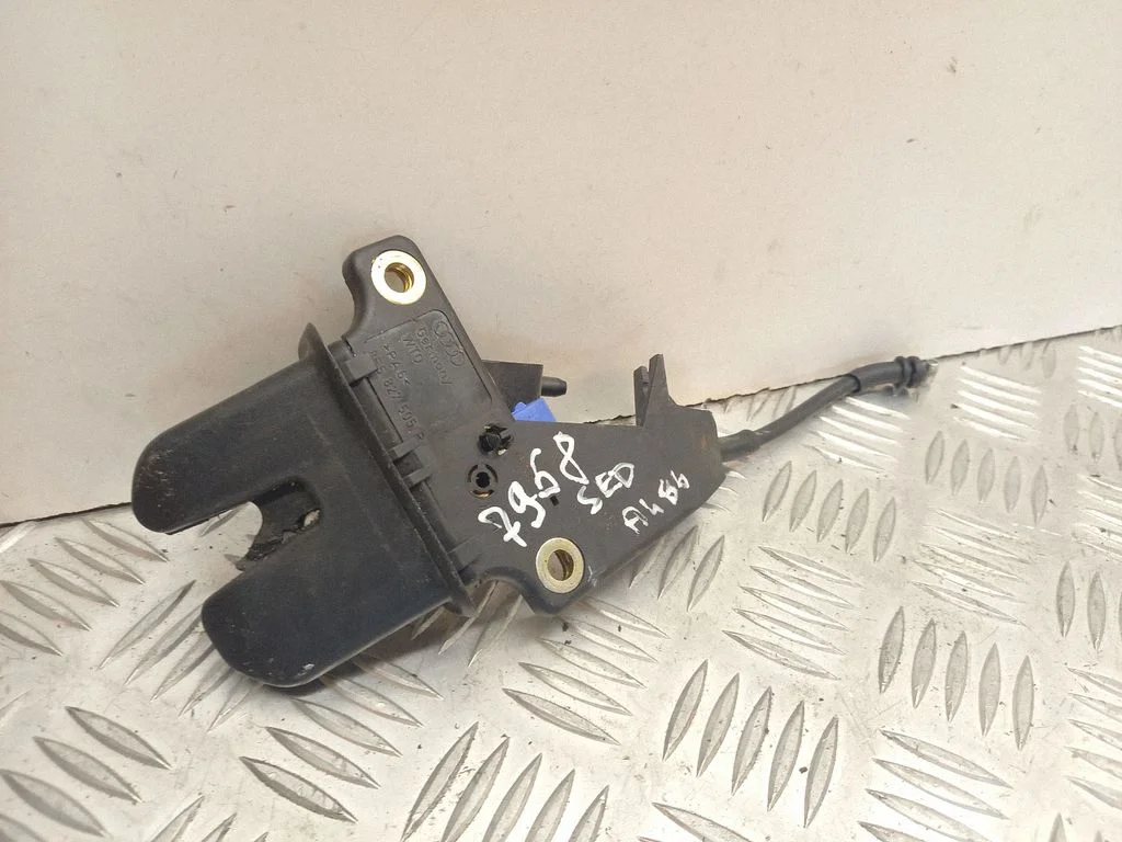 Tailgate/trunk/boot lock/catch/latch 8E5827505B