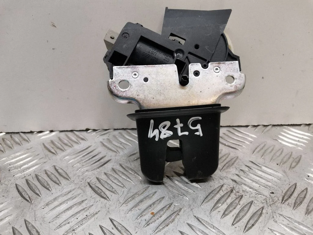 Tailgate/trunk/boot lock/catch/latch 4F5827505D