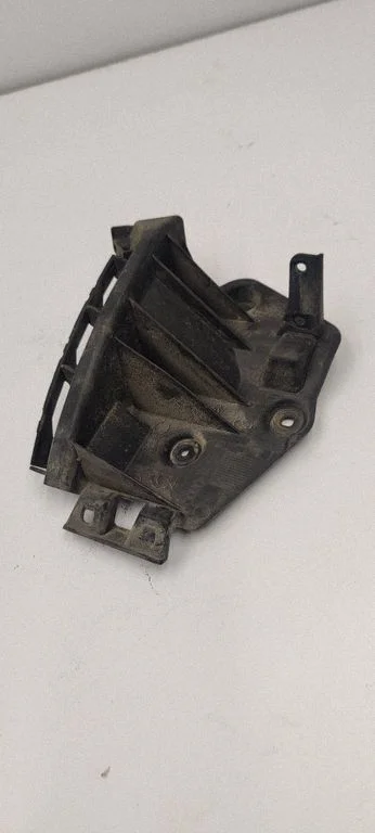 Rear bumper mounting bracket 8P4807393