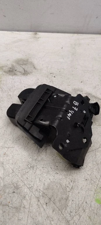 Tailgate/trunk/boot lock/catch/latch 8E9827520A