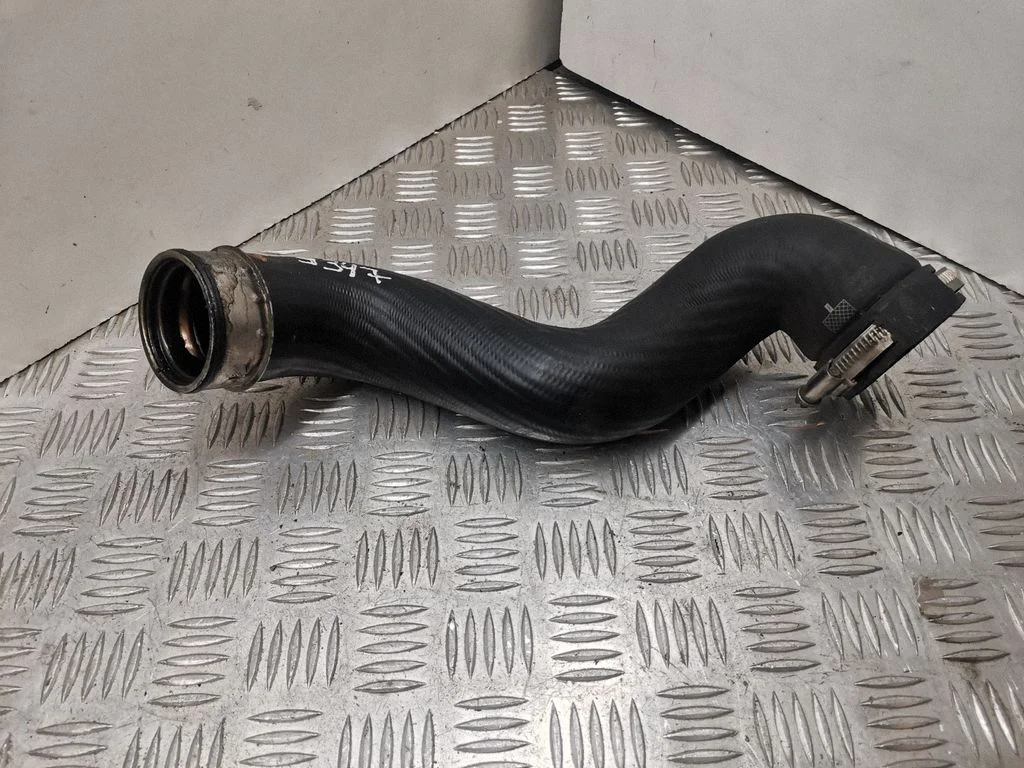 Intercooler hose/pipe 8E0145737E