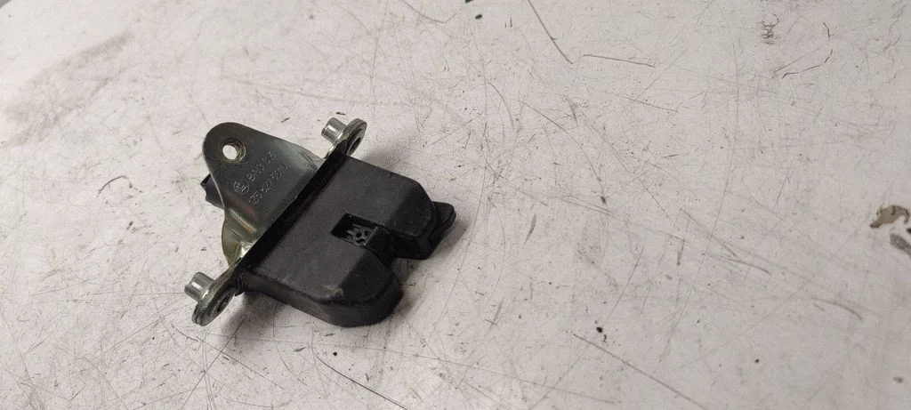 Tailgate/trunk/boot lock/catch/latch 1Z5827501D