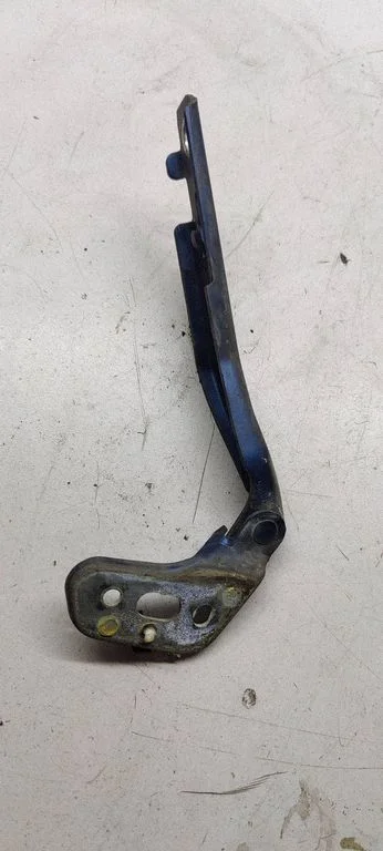 Motora pārsega eņģe (-es) 4f0823301