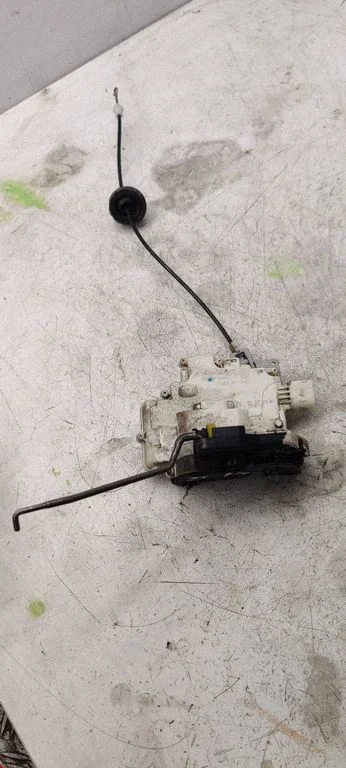 Front door lock 8E1837016AA