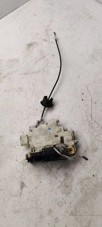 Front door lock 8E1837015AA