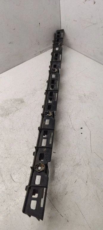 Rear bumper mounting bracket 1Z9807863