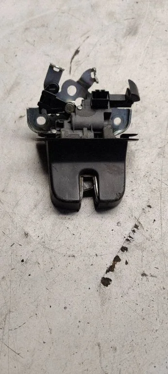Tailgate/trunk/boot lock/catch/latch 5c6827520