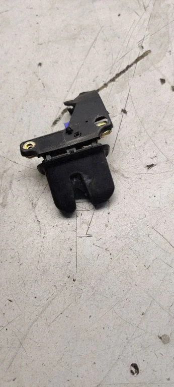 Tailgate/trunk/boot lock/catch/latch 8e5827505B